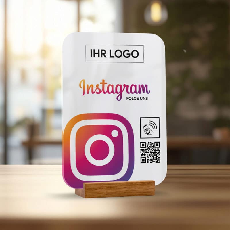 Weißer Instagram-Aufsteller aus Acrylglas mit QR-Code und NFC (InstaGlow Designvariante) mit Logo